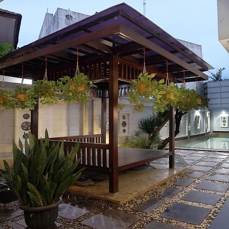 Jambuluwuk Residence Pakubuwono Jakarta Exterior photo