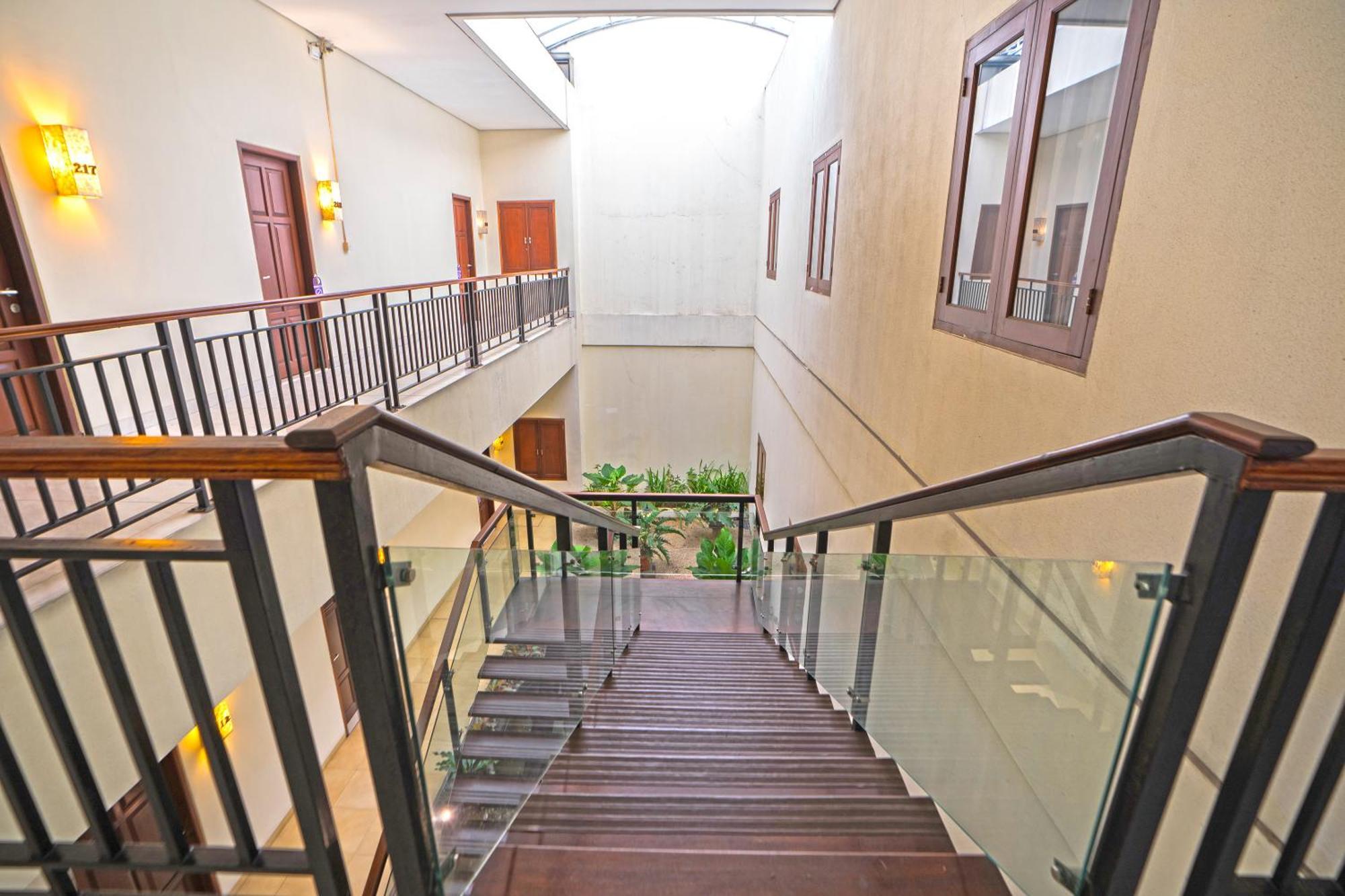 Jambuluwuk Residence Pakubuwono Jakarta Exterior photo